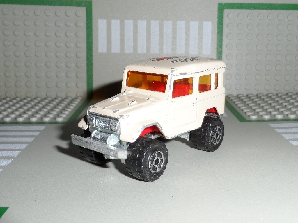 Majorette - 4x4 Toyota (wit) Vintage 1:64, Ophalen of Verzenden, Gebruikt, Auto