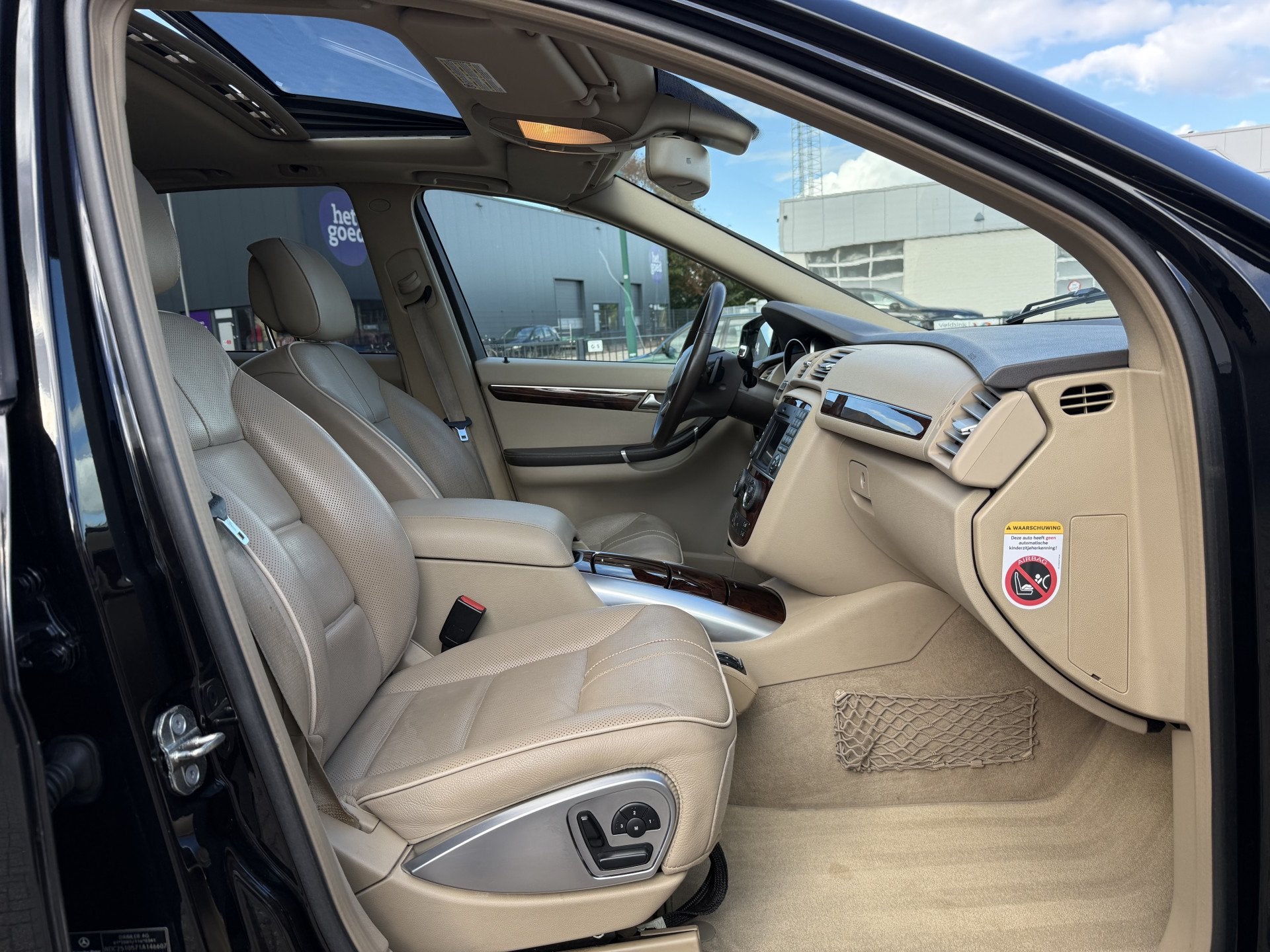 Mercedes-Benz R-Klasse 350 4-Matic Prestige Schuifdak Leder, Auto's, Automaat, Euro 5, Beige, 138 €/maand