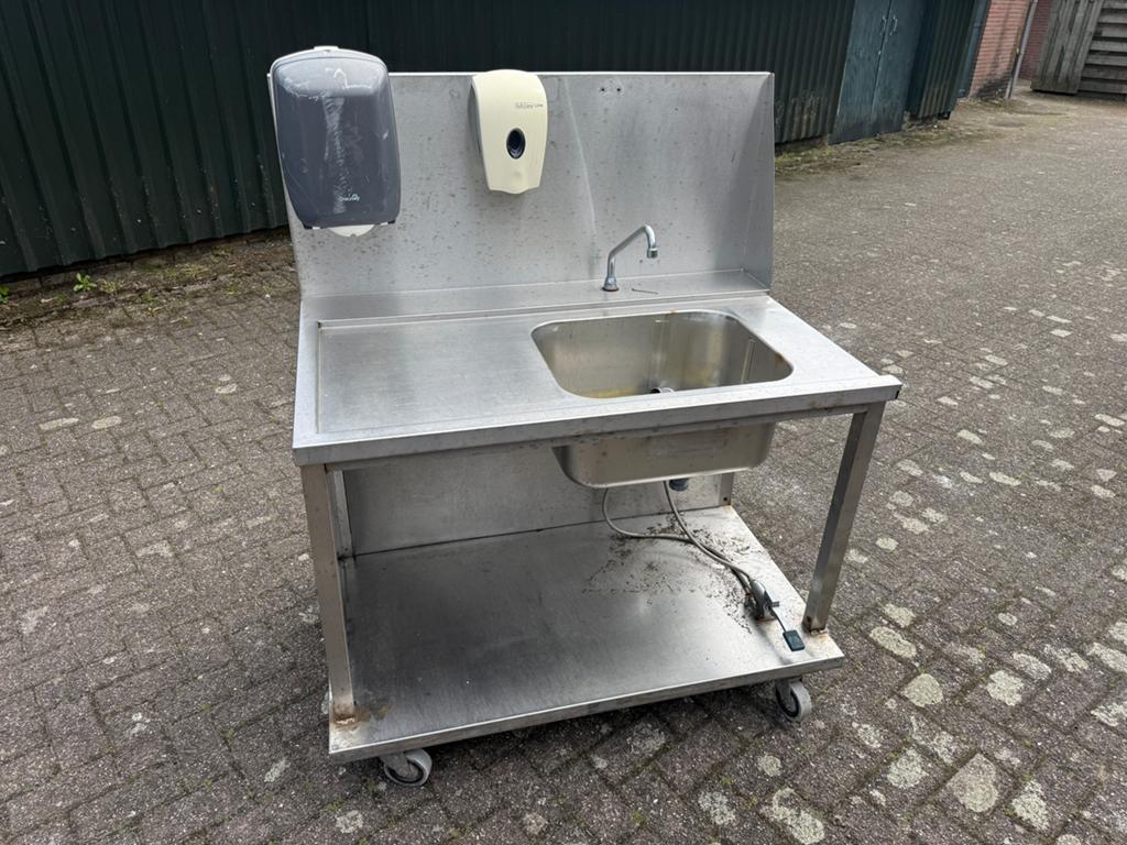 RVS Spoeltafel met Voetbediening – mobiel & degelijk, Ophalen