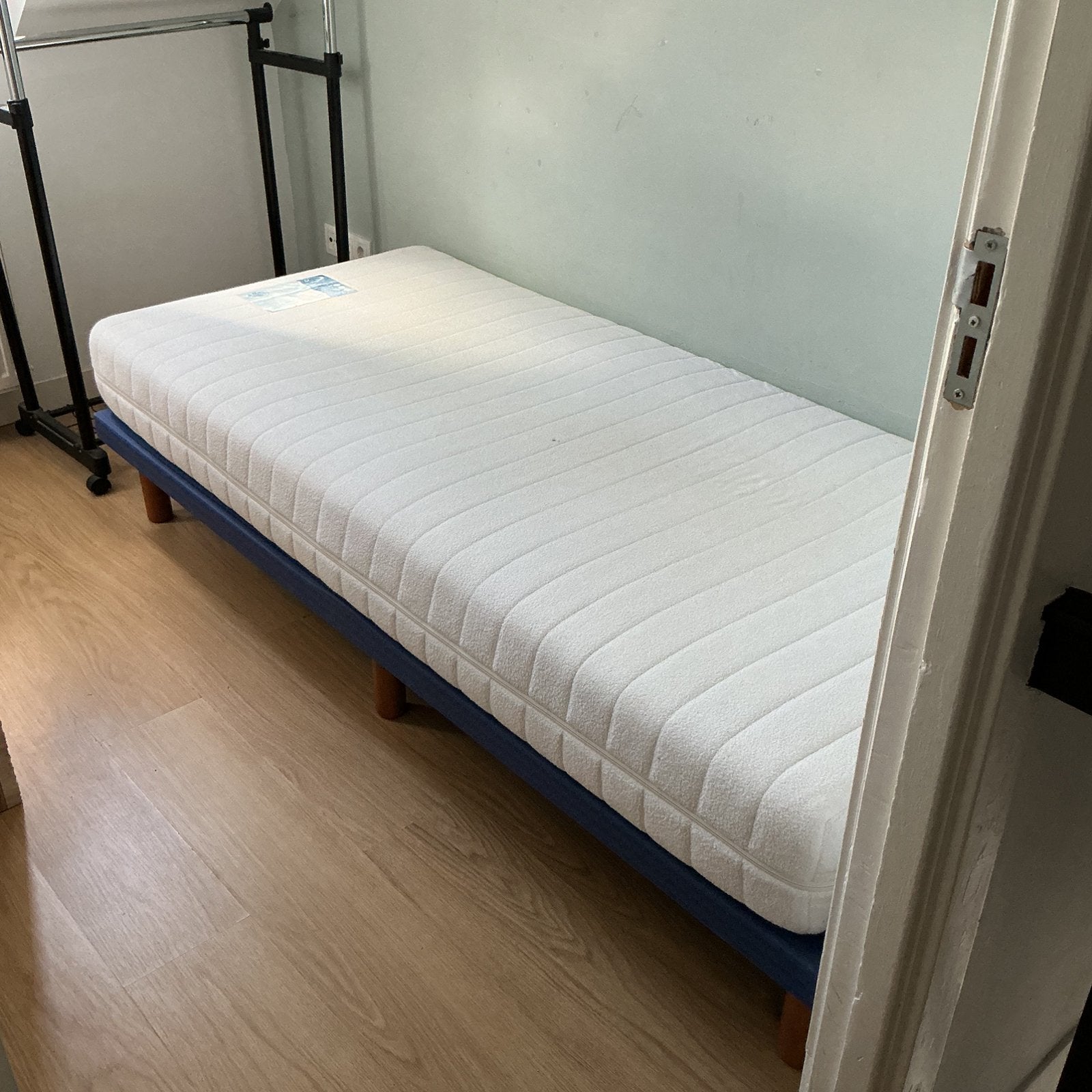 Eenpersoons bed (en evt matras) GRATIS, Huis en Inrichting, Ophalen, Gebruikt, 90 cm, Eenpersoons