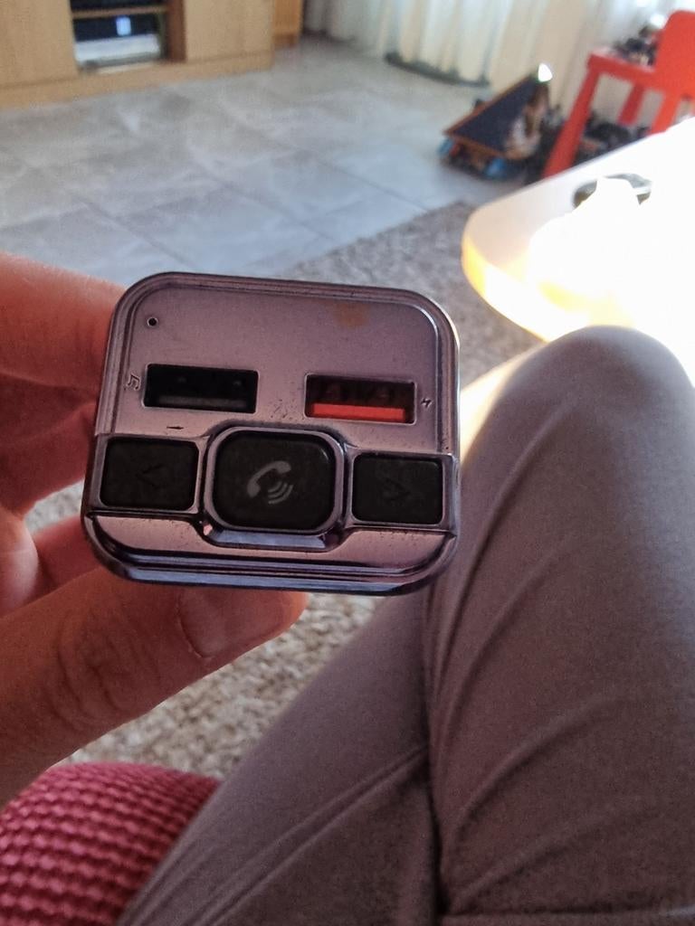 Hama FM transmitter met USB-poorten, Ophalen