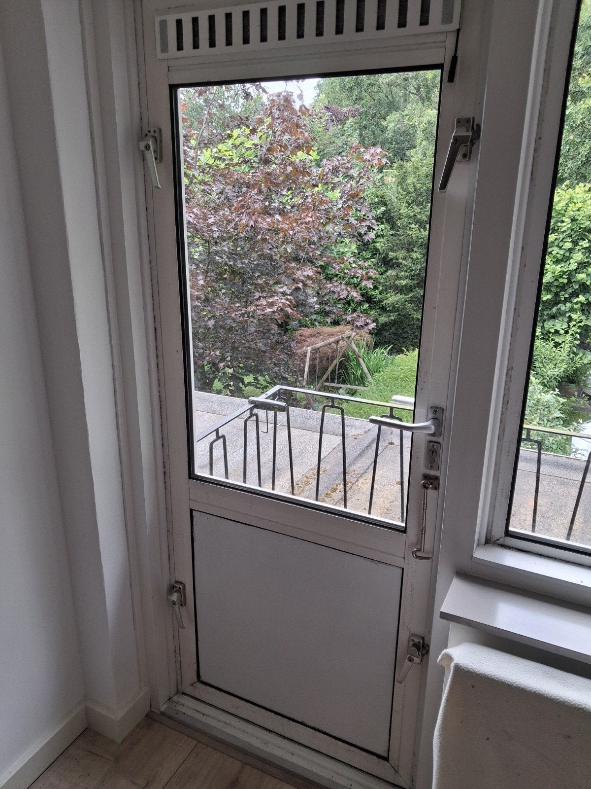 Aluminium deur met dubbel glas en  luchtrooster, Ophalen, Gebruikt, 80 tot 100 cm, Buitendeur