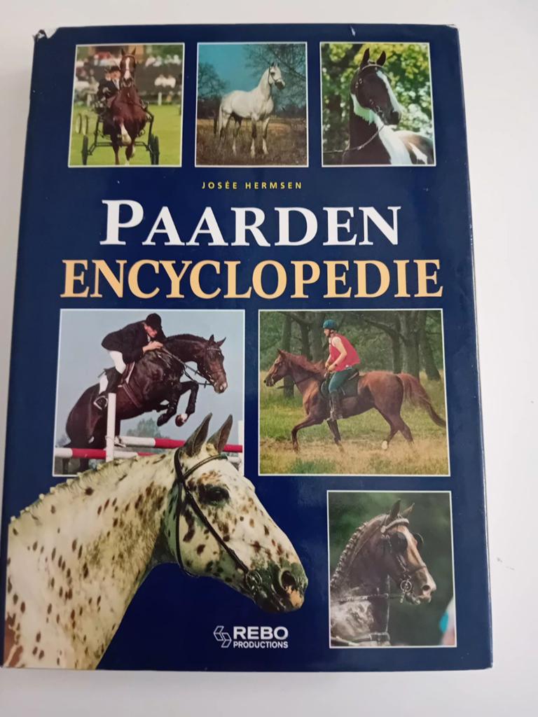 * Paarden encyclopedie  - Josée Hermsen, Boeken, Ophalen of Verzenden, Zo goed als nieuw, Paarden of Pony's