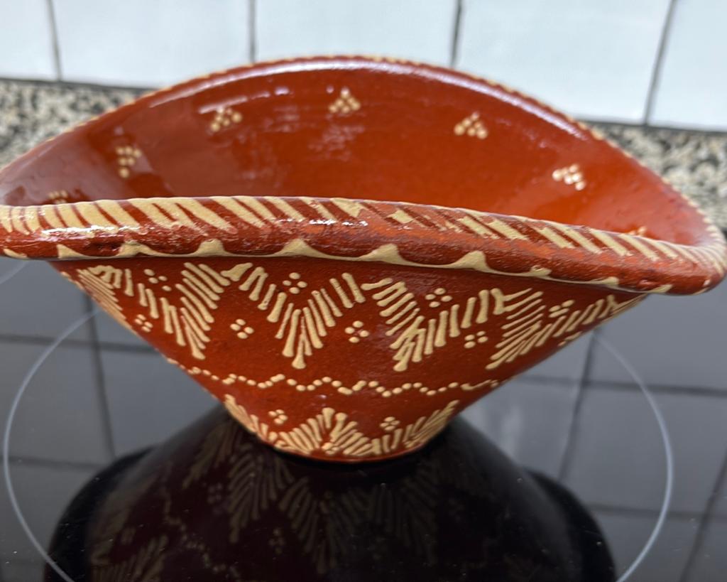 SCHAAL PORTUGEES TERRACOTTA AARDEWERK, Huis en Inrichting, Woonaccessoires | Schalen en Manden, Ophalen of Verzenden, Rond, Steen of Aardewerk