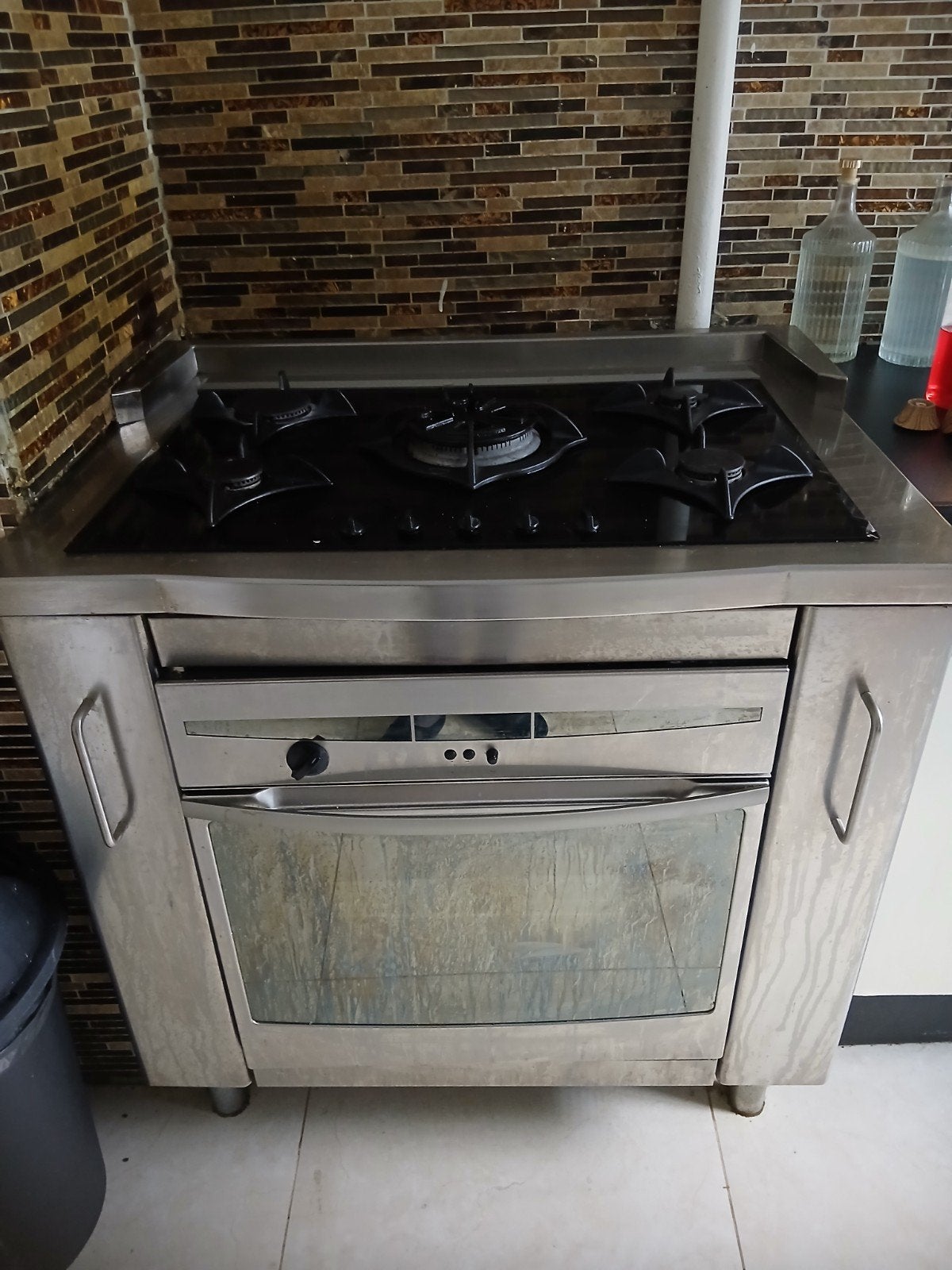 Vrijstaand gasfornuis met oven - Gebruikt, Witgoed en Apparatuur, Fornuizen, Gebruikt, Gas, 85 tot 90 cm, 4 kookzones