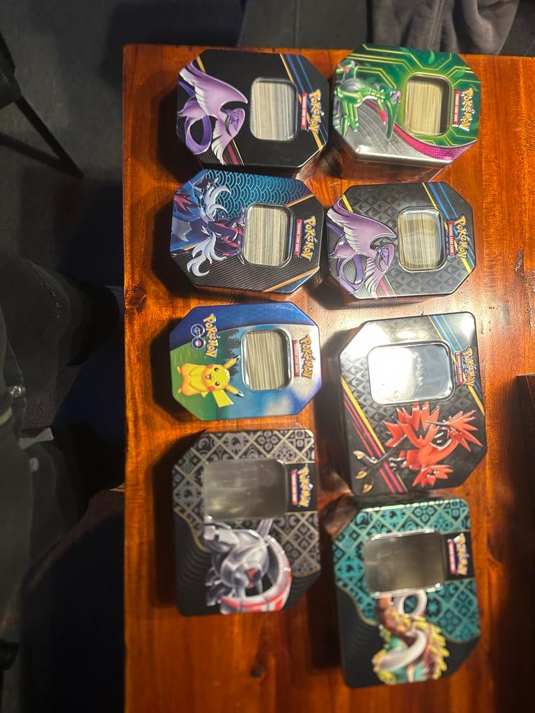 1500+ Pokémon Kaarten Lot Incl. Tins Holo’s & Codes, Ophalen of Verzenden, Zo goed als nieuw, Meerdere kaarten, Foil
