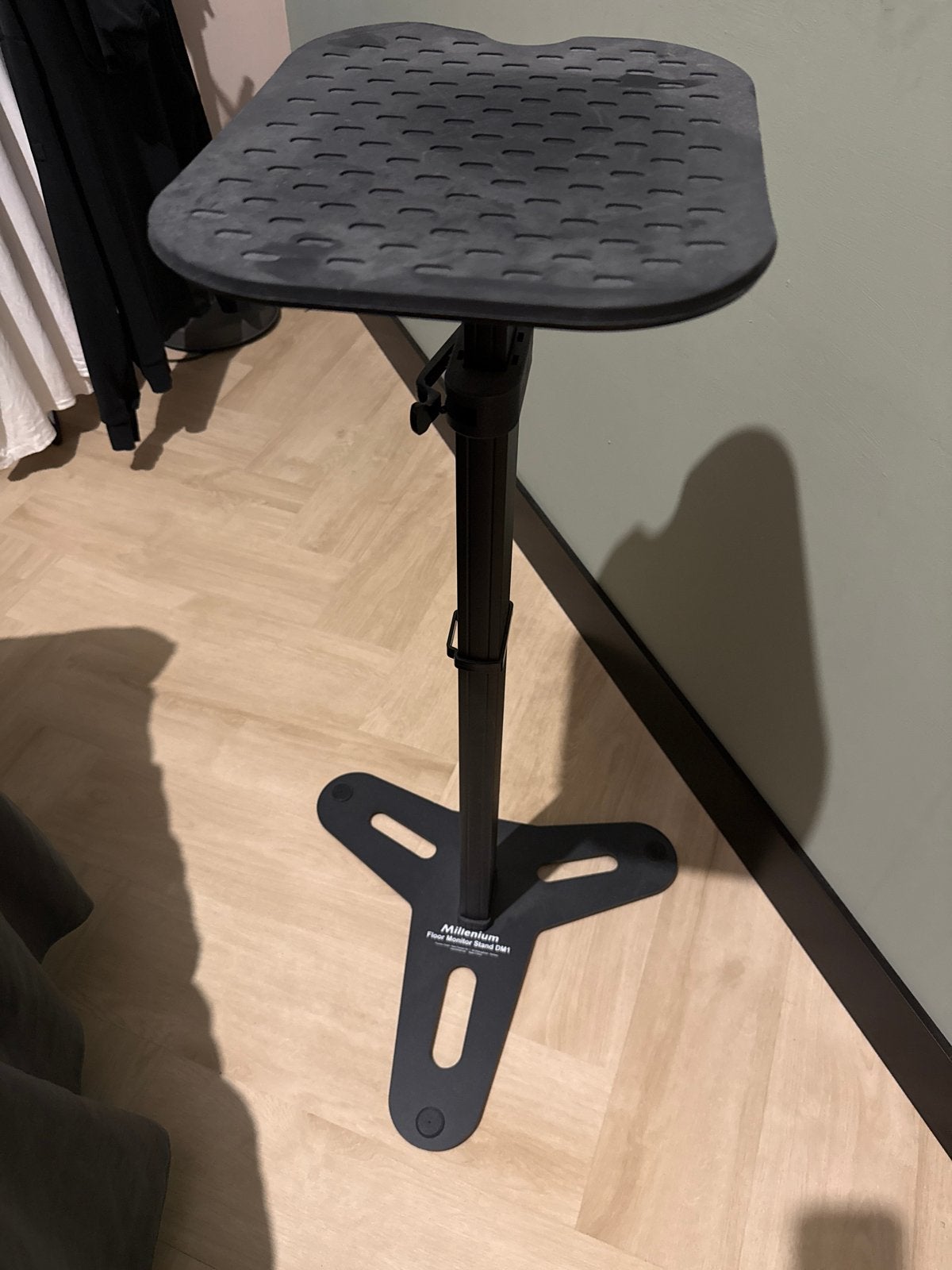Millennium Monitor stand, Muziek en Instrumenten, Ophalen, Zo goed als nieuw, Instrumentstandaard, Speaker