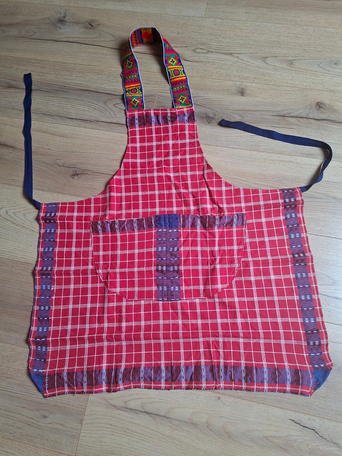 Keukenschort Staphorster rode doek, Huis en Inrichting, Ophalen of Verzenden, Natuurlijk materiaal, Rood, Overige merken
