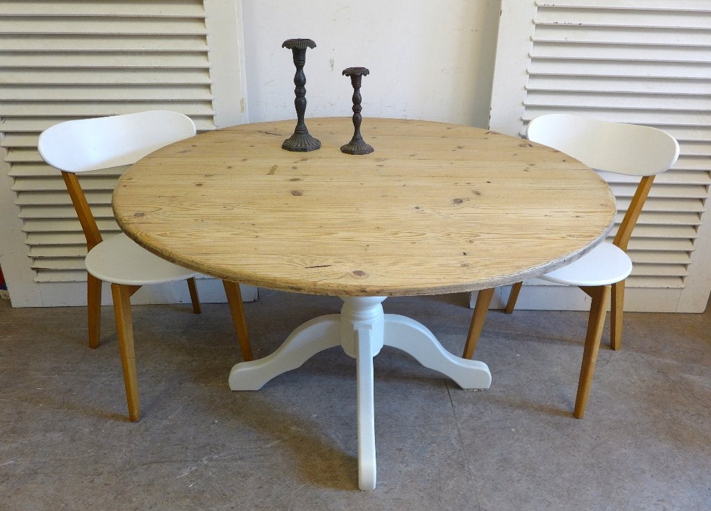 Foto 19 van Prachtige zwarte ronde uitschuifbare eettafel