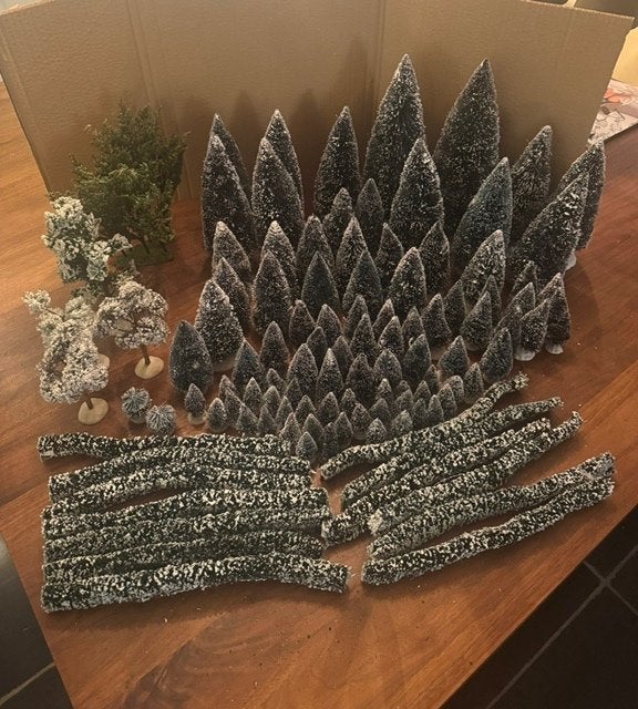 Miniatuur boompjes voor kerstdorp of modelbouw (108 stuks), Ophalen, Zo goed als nieuw