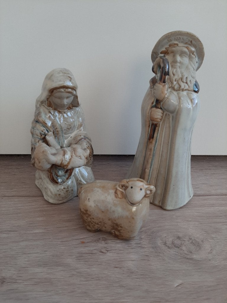 Kerstgroep Maria met kindje Jezus, Jozef en schaap, Ophalen, Gebruikt