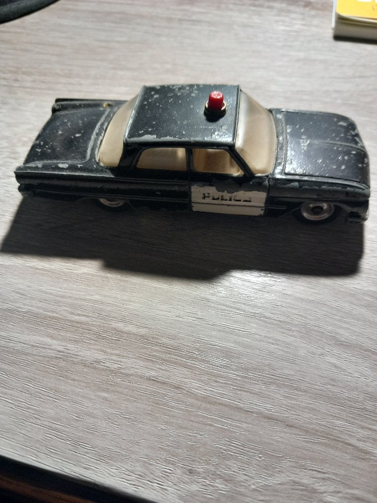 dinky toys  ford fairlane, Hobby en Vrije tijd, Modelauto's | 1:43, Ophalen, Gebruikt, Auto, Dinky Toys