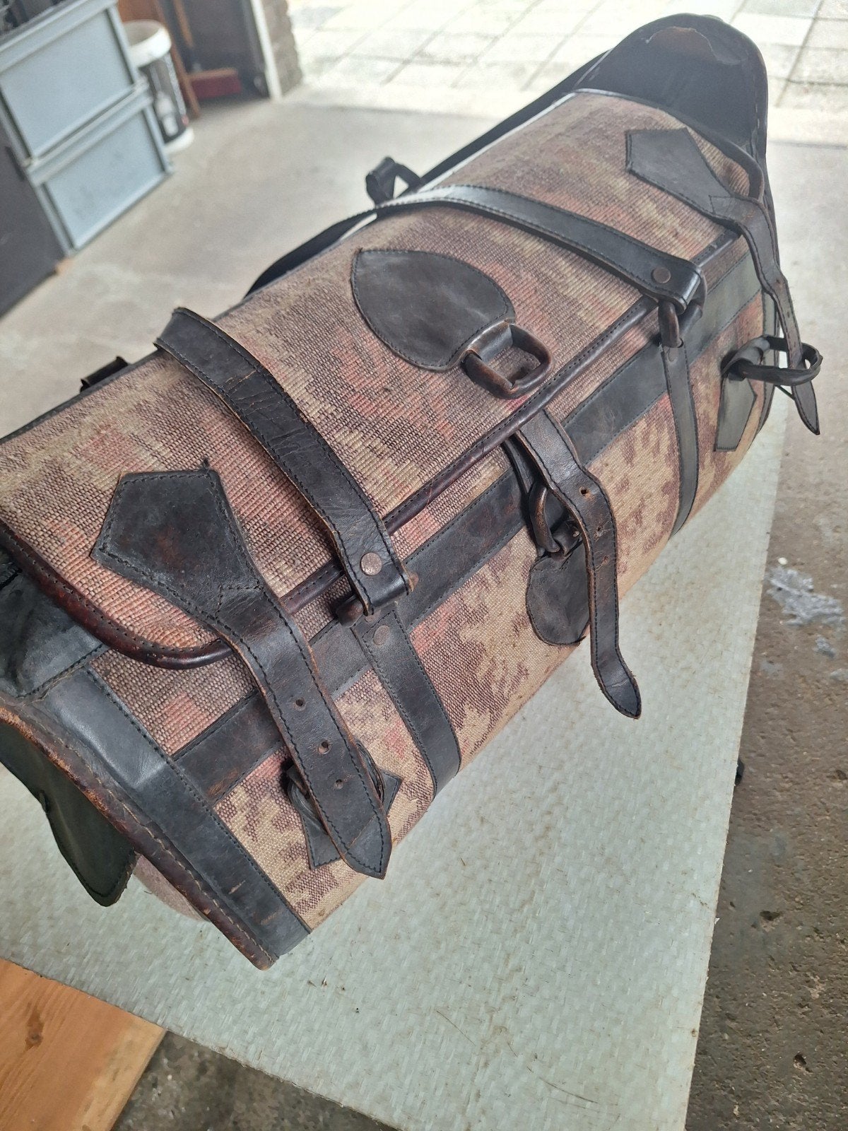 oude tas uit Indonesië. mooi voor decoratie., Ophalen of Verzenden, Bruin, Handtas