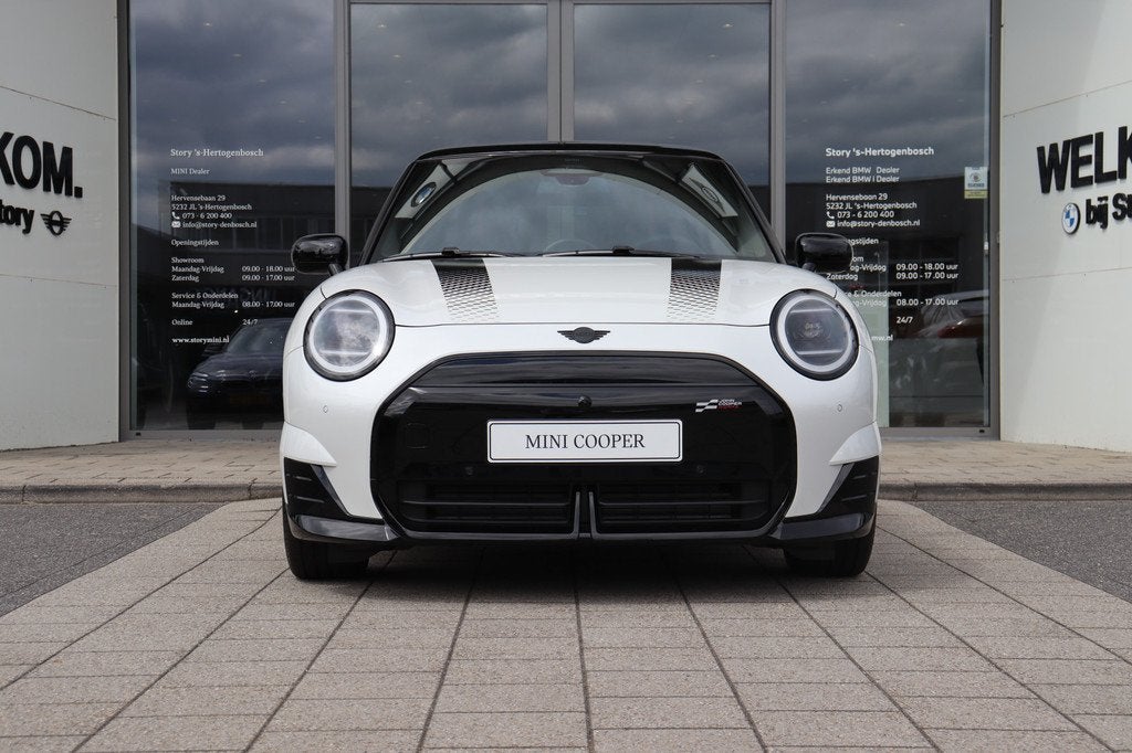 MINI Hatchback Cooper E / JCW / Pakket L / 18" JCW Lap Spoke, Auto's, Mini, Zwart, 4 stoelen, Leder en Stof, Wit