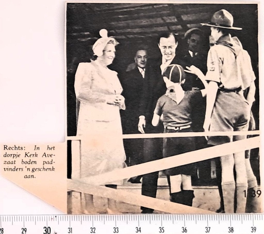 Scouting 1950; koningin krijgt geschenk in Kerk Avezaat, Verzamelen, Verzenden, 1940 tot 1960, Gebruikt, Overige onderwerpen