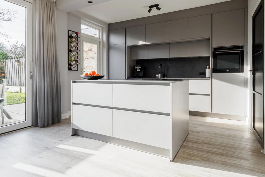 Z.g.a.n keuken met kookeiland, Huis en Inrichting, Keuken | Complete keukens, Ophalen of Verzenden, Gebruikt, Overige typen, Met kookeiland