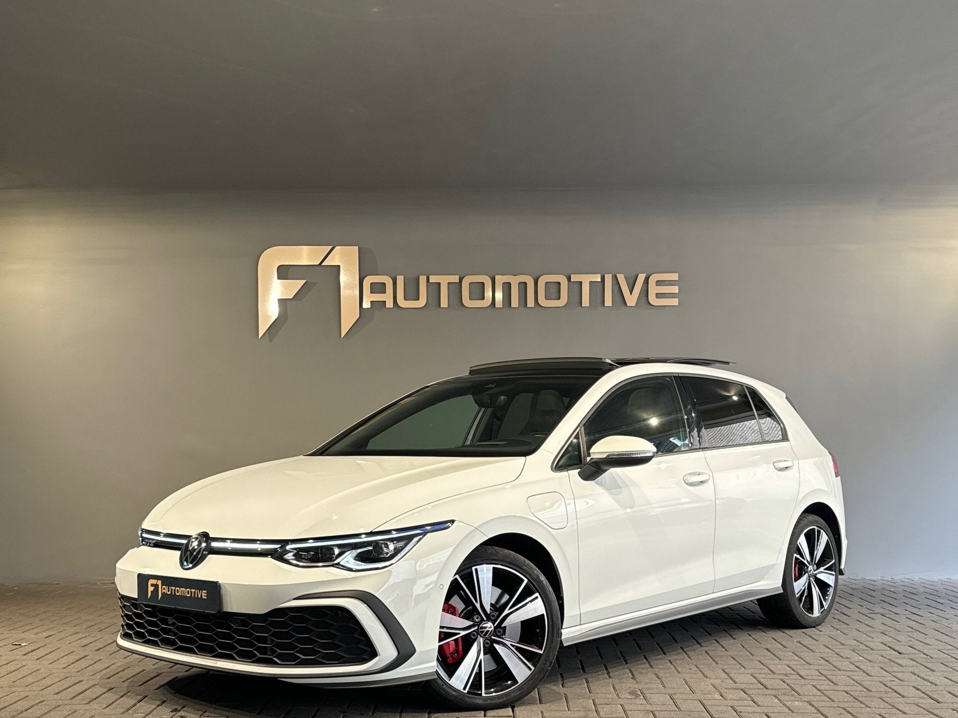 Volkswagen Golf 1.4 eHybrid GTE Pano|Camera|HuD|IQ|Trekhaak, Automatische klimaatregeling, Stof, Gebruikt, 4 cilinders