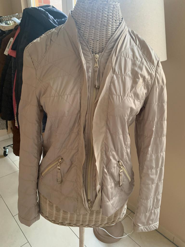 Nieuw beige goud zomer jas Taifun maat 38, Ophalen of Verzenden, Zo goed als nieuw, Maat 38/40 (M), Beige