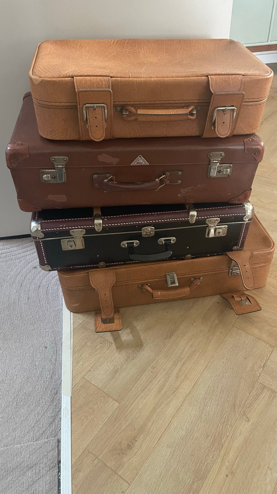Set van 4 Vintage Koffers - Decoratief en Functioneel, 60 tot 70 cm, Overige materialen, Gebruikt, Slot