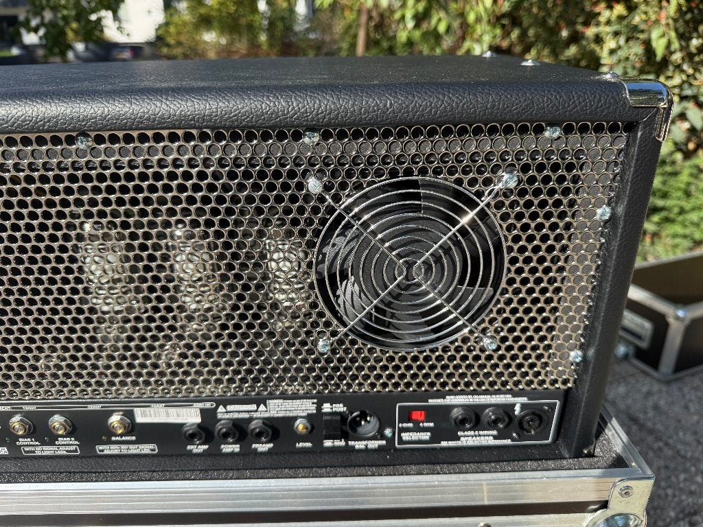 Foto 8 van ALS NIEUW: Ampeg SVT Heritage Bass Head met Flightcase