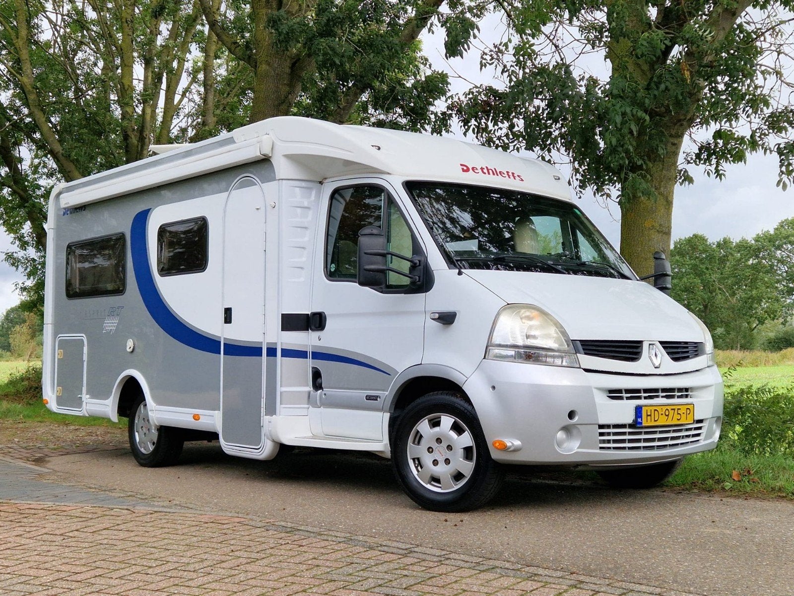 Dethleffs Esprit RT Luxus 6244 Globetr. | Nieuwstaat | 3.0l, Ringverwarming, 6 tot 7 meter, Tot en met 3, Particulier