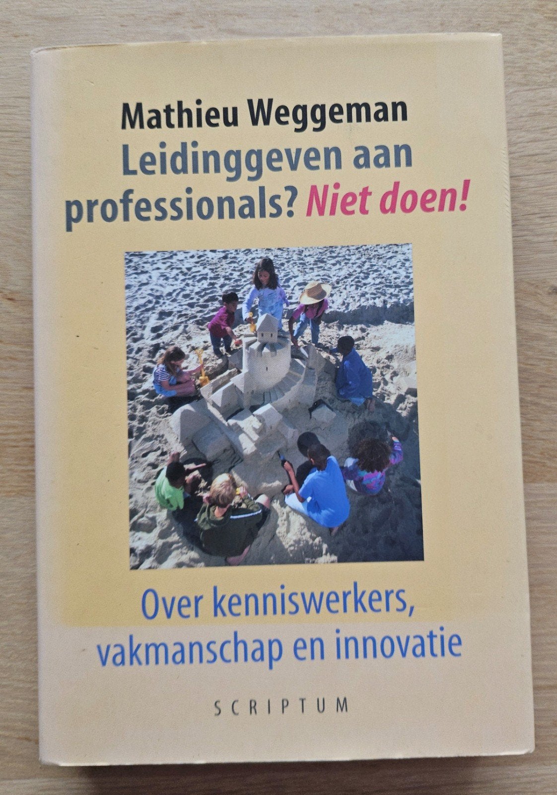 M. Weggeman - Leidinggeven aan professionals? Niet doen!, Boeken, Wetenschap, Sociale wetenschap, M. Weggeman, Ophalen, Gelezen