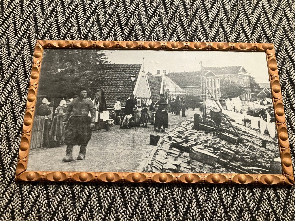 prent in lijst volendam dijk foto, Gebruikt, Foto, Ophalen of Verzenden, Voor 1940