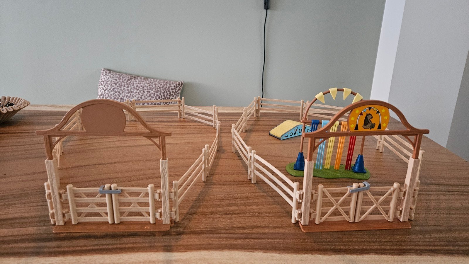 Schleich paarden agility omheining en hindernissen set, Ophalen of Verzenden, Zo goed als nieuw, Jongen of Meisje