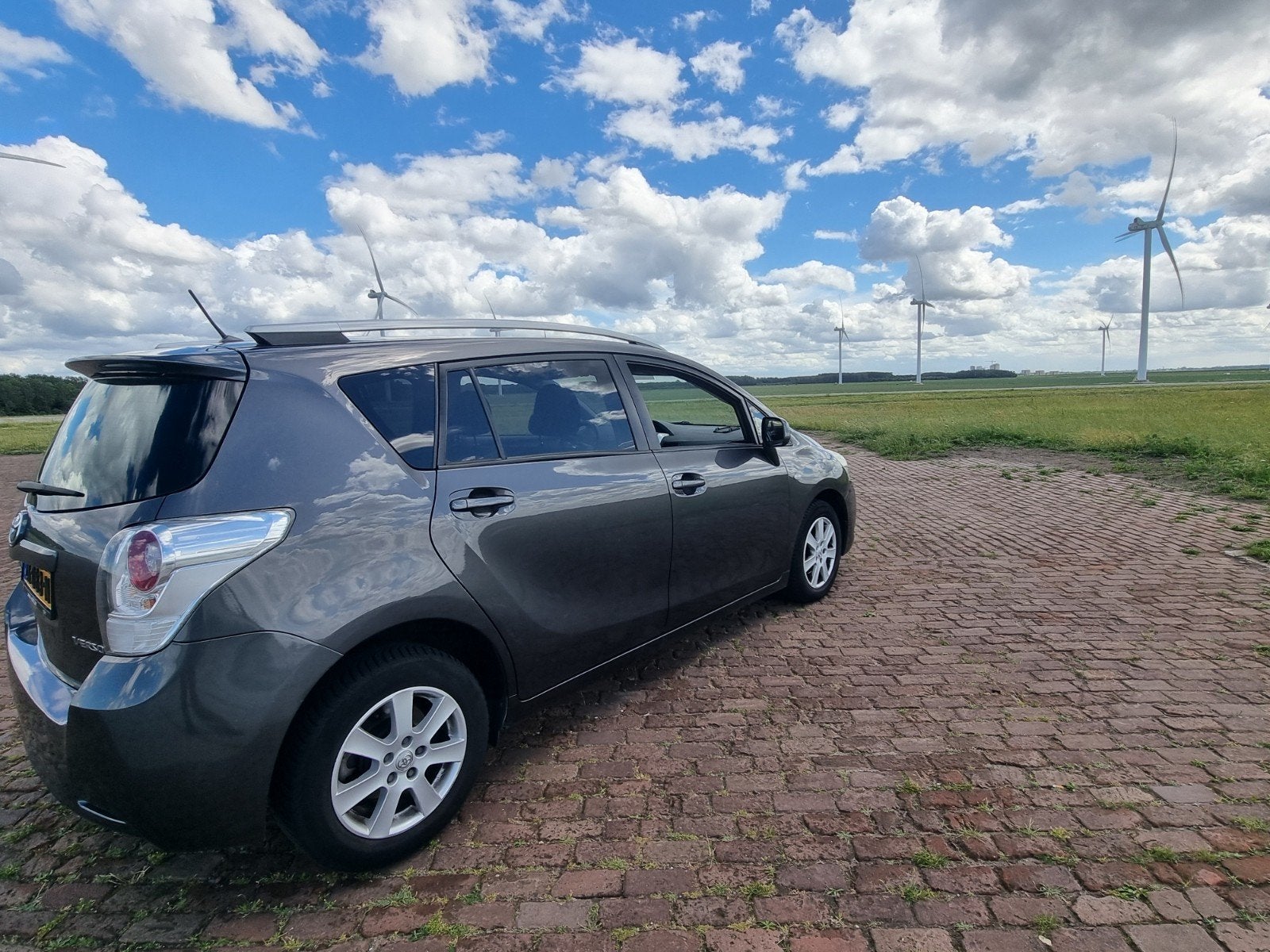 Toyota Verso 2.0 D-4d-f 5P 2013 Grijs., Auto's, Toyota, Particulier, Verso, Achteruitrijcamera, Airbags, Airconditioning, Automatische klimaatregeling