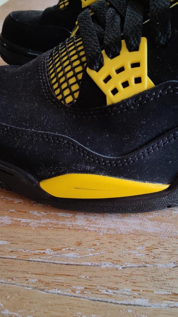 Jordan 4 Yellow Thunder - Zo goed als nieuw!, Kleding | Heren, Schoenen, Overige kleuren, Ophalen of Verzenden, Jordan, Sneakers of Gympen