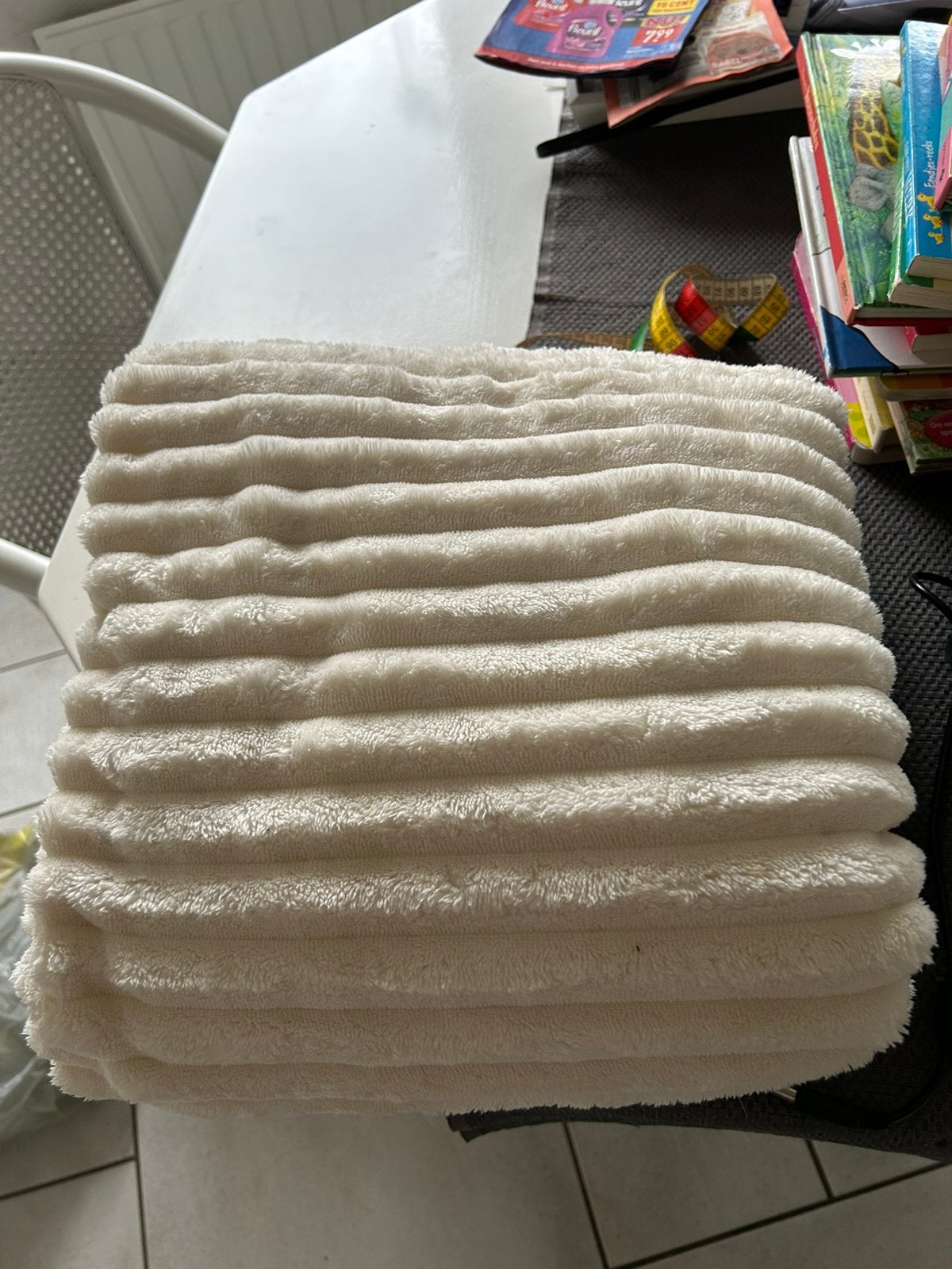 Sprei of overtrek sprei5 euro, Ophalen of Verzenden, Zo goed als nieuw, Vierkant