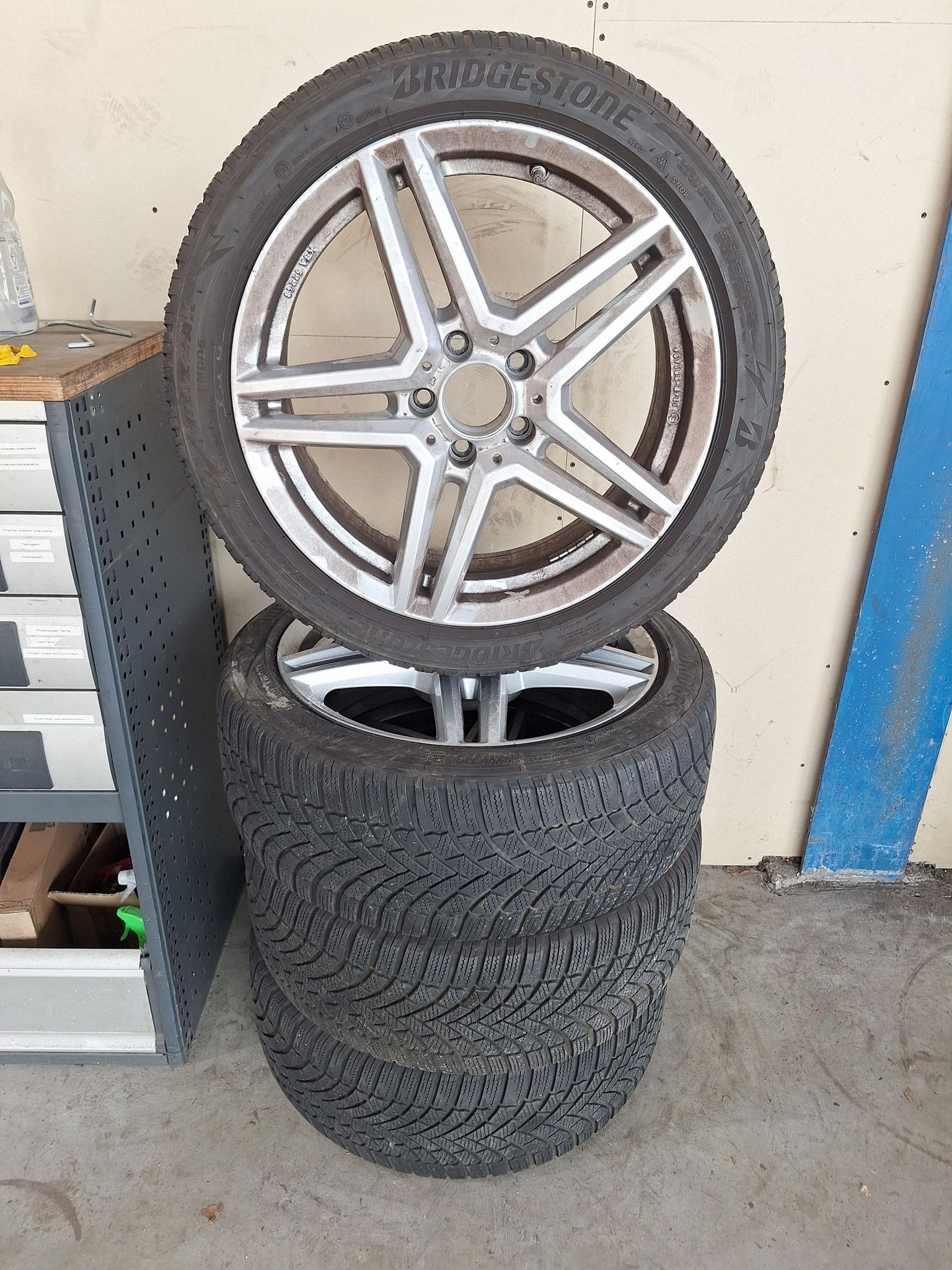 Mercedes A-Klasse Winterset 17 Inch, Auto-onderdelen, Banden en Velgen, Ophalen, 18 inch, Gebruikt, -