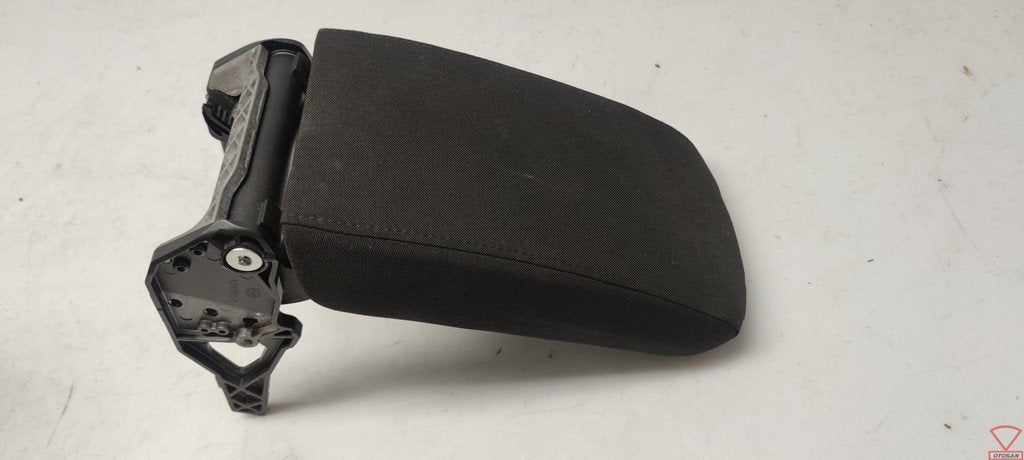 VW Jetta 2013 Armsteun 5C6864207B, Auto-onderdelen, Interieur en Bekleding, Gebruikt, Volkswagen, Volkswagen AG, Berliner Ring 2
38440  Wolfsburg, DE
