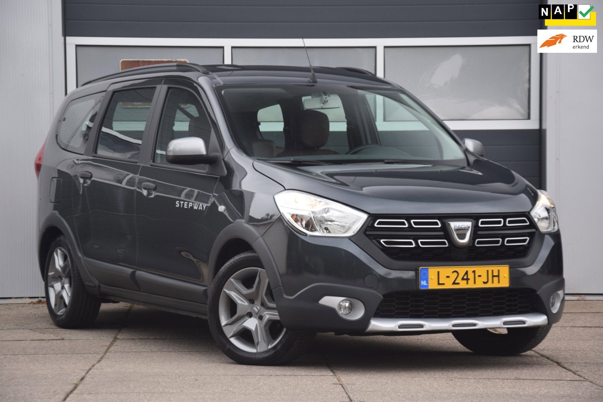 Dacia Lodgy 1.3 TCe Stepway 7p LEDEREN BEKLEDING/TREKHAAK/CA, Voorwielaandrijving, Gebruikt, Euro 6, 4 cilinders