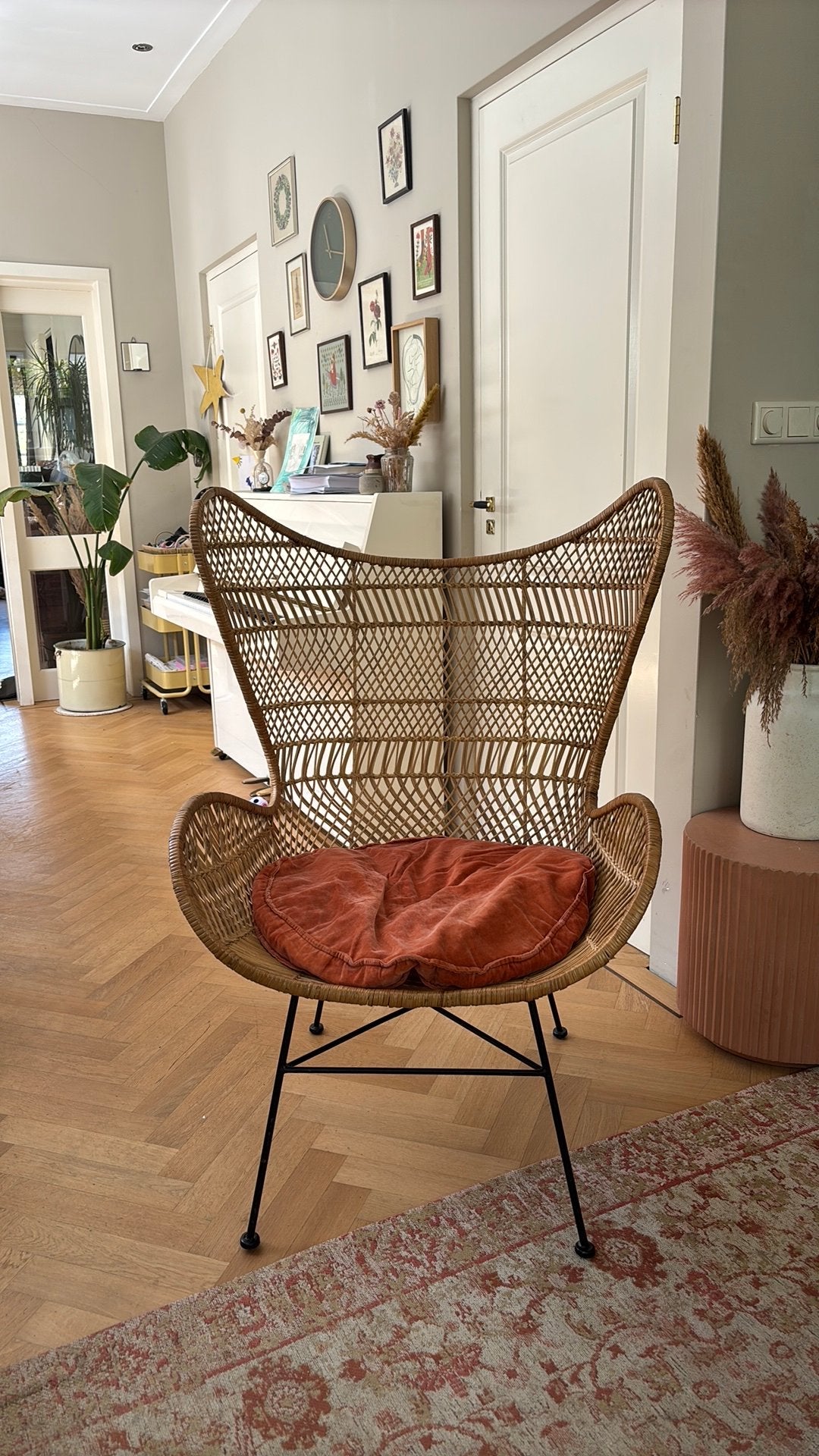 HK living rotan egg stoel, Huis en Inrichting, Ophalen, Gebruikt, Riet of Rotan, 50 tot 75 cm