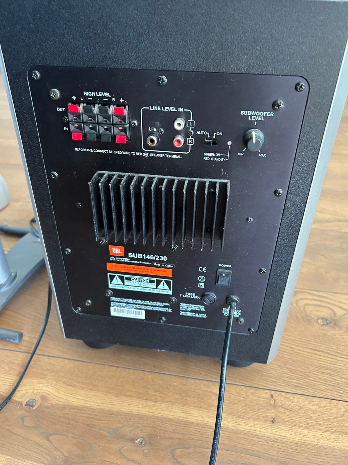 Foto 2 van JBL 146 SCS surround set