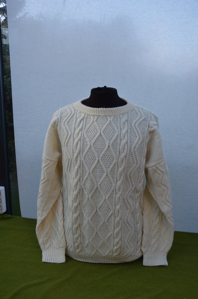 Mooie wollen crème / witte kabeltrui, maat L, Ruglengte 68 c, Ophalen of Verzenden, Gedragen, Maat 42/44 (L), Wit