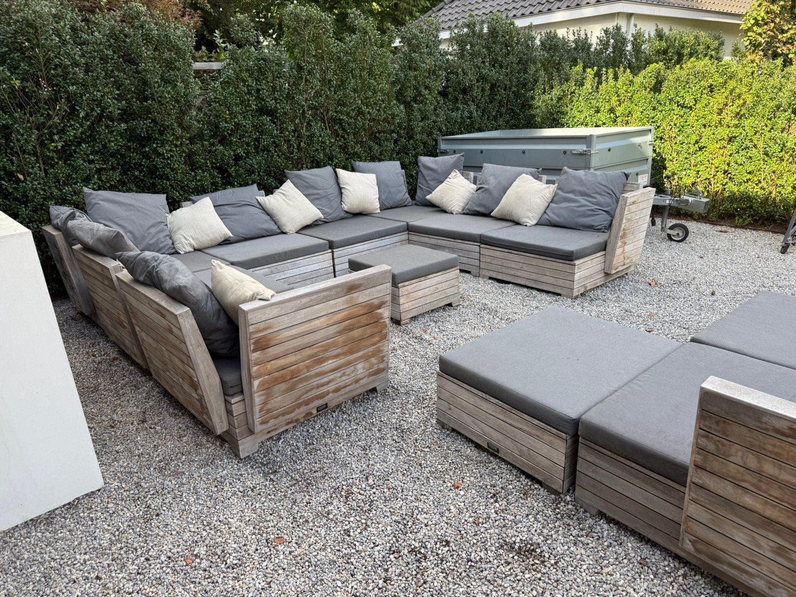 Foto 2 van Grote 12-delige houten loungeset – inclusief kussens