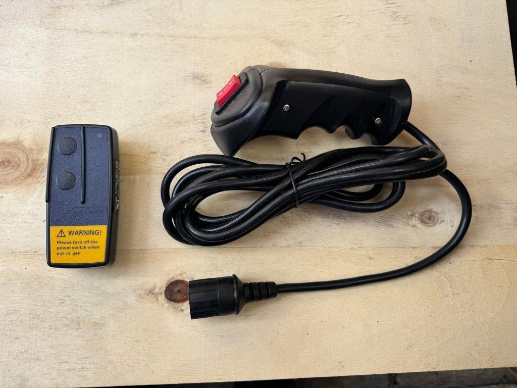 Elektrische lier 12 volt 5,9 ton 13500 lbs touw draadloos, Nieuw, Ophalen of Verzenden, Info@lierenwinkel.eu, De Akkers 56 , 7468DE  Enter