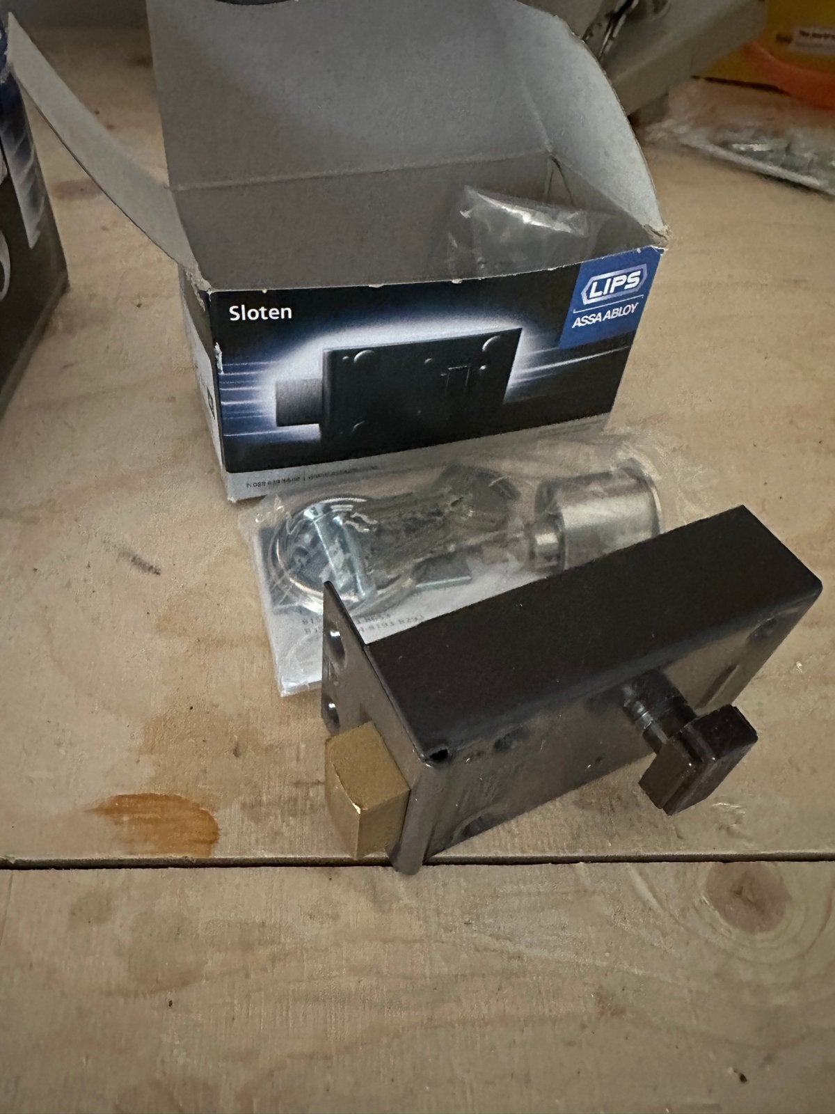LIPS ASSA ABLOY Sloten - Nieuw in doos, Ophalen of Verzenden, Nieuw, IJzer, Slot