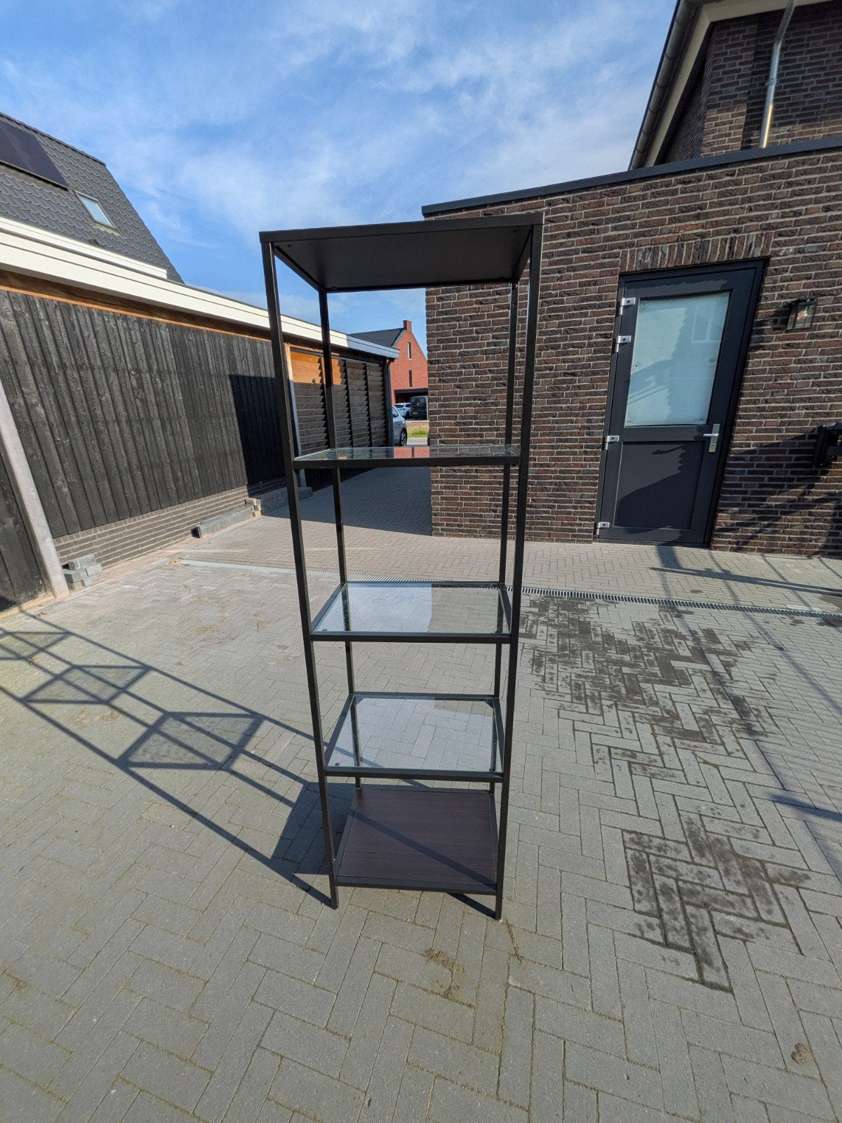 IKEA VITTSJÖ Kast met glazen planken, Huis en Inrichting, Kasten | Boekenkasten, Zo goed als nieuw, Minder dan 50 cm, 150 tot 200 cm