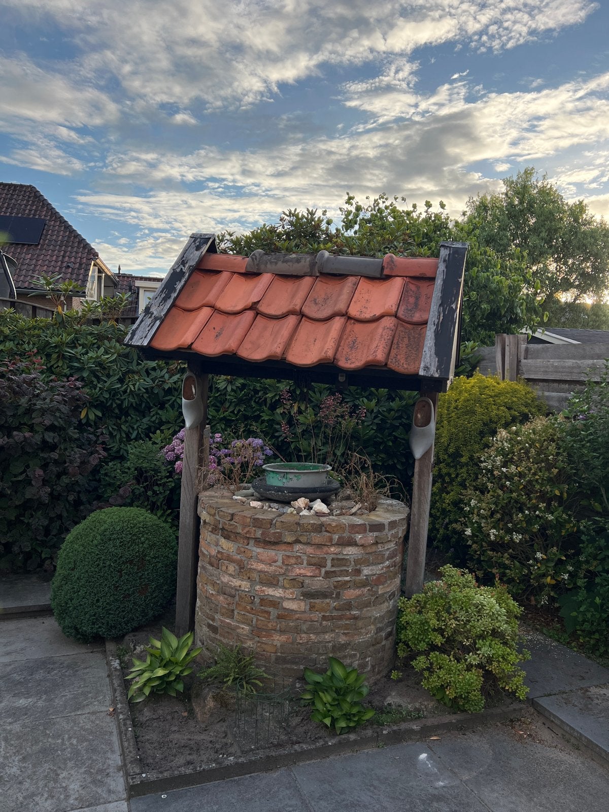 Decoratieve waterput voor tuin, Tuin en Terras, Ophalen, Gebruikt, Beton, Abstract beeld