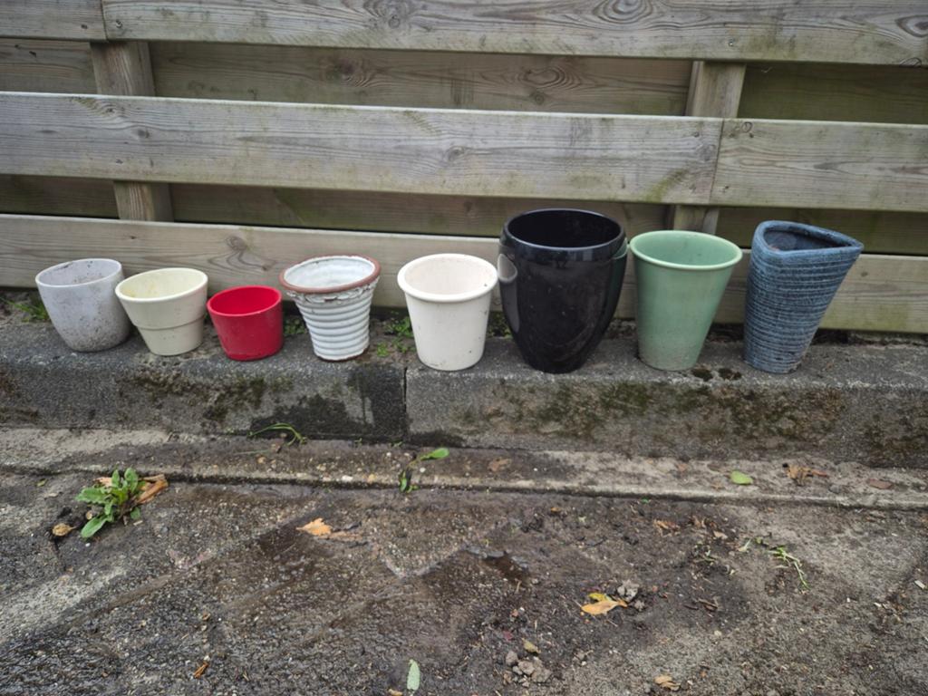Gratis bloempotten, Rond, Ophalen of Verzenden, Aardewerk, Minder dan 40 cm
