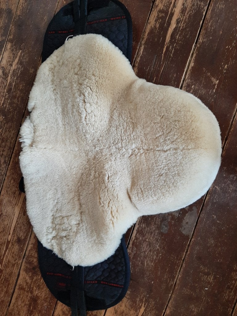 Christ rijpad van lamsvacht maat  Pony, Dieren en Toebehoren, Ophalen, Overige merken, Overige materialen, Zo goed als nieuw