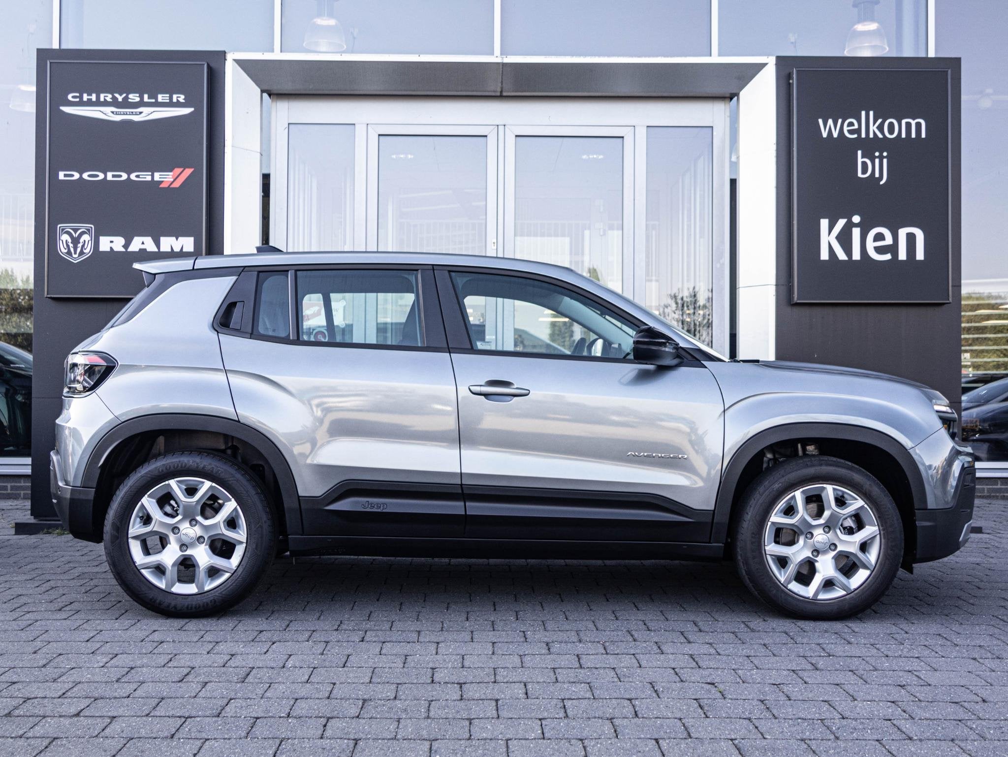Jeep Avenger 1.2 e-Hybrid Altitude, Auto's, Stof, Gebruikt, Euro 6, 1199 cc
