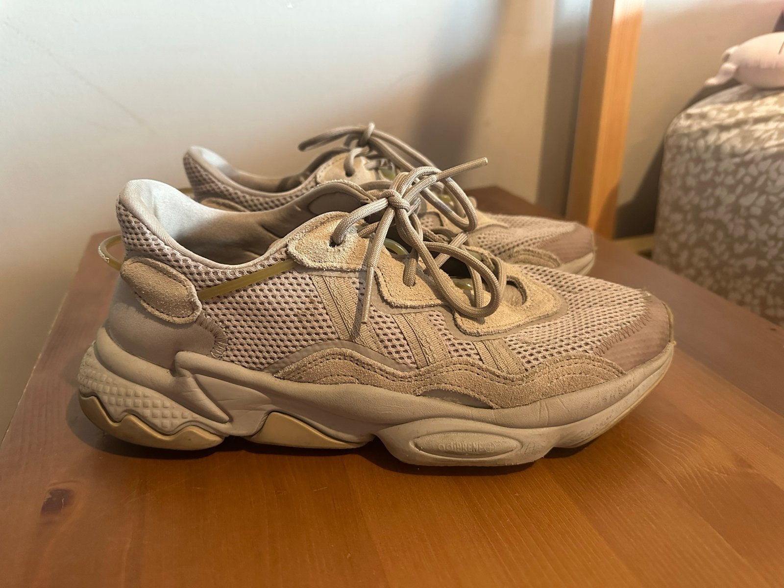 Adidas Ozweego sneakers maat 40 2/3 beige, Beige, Ophalen of Verzenden, Sneakers of Gympen, Gedragen