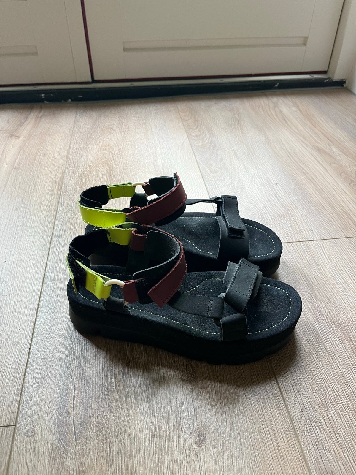 Camper sandalen maat 38- Zo goed als nieuw, Kleding | Dames, Ophalen of Verzenden, Zo goed als nieuw, Zwart, Sandalen of Muiltjes