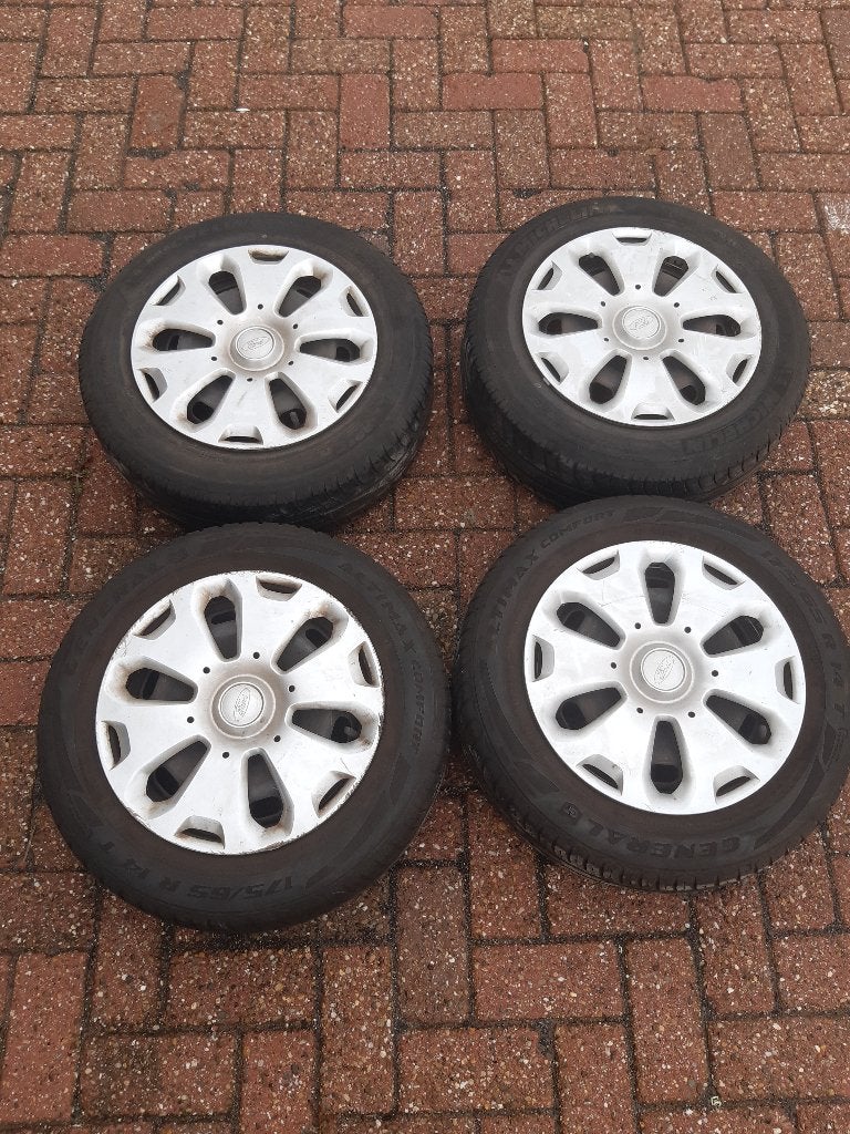 Ford Fiesta MK7/8 wielen wieldoppen, Ophalen, Gebruikt