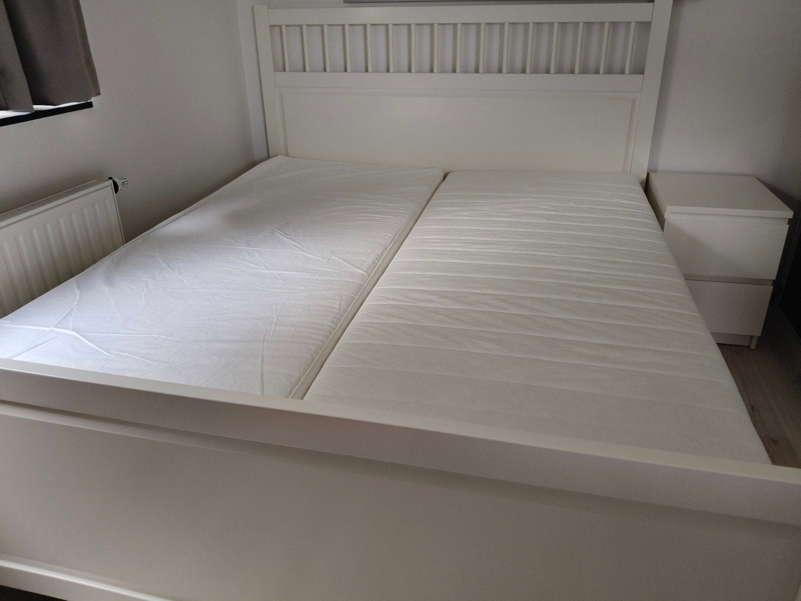 Ikea Hemnes bed 160x200 compleet met nachtkastjes, Ophalen, Gebruikt, Wit, Tweepersoons