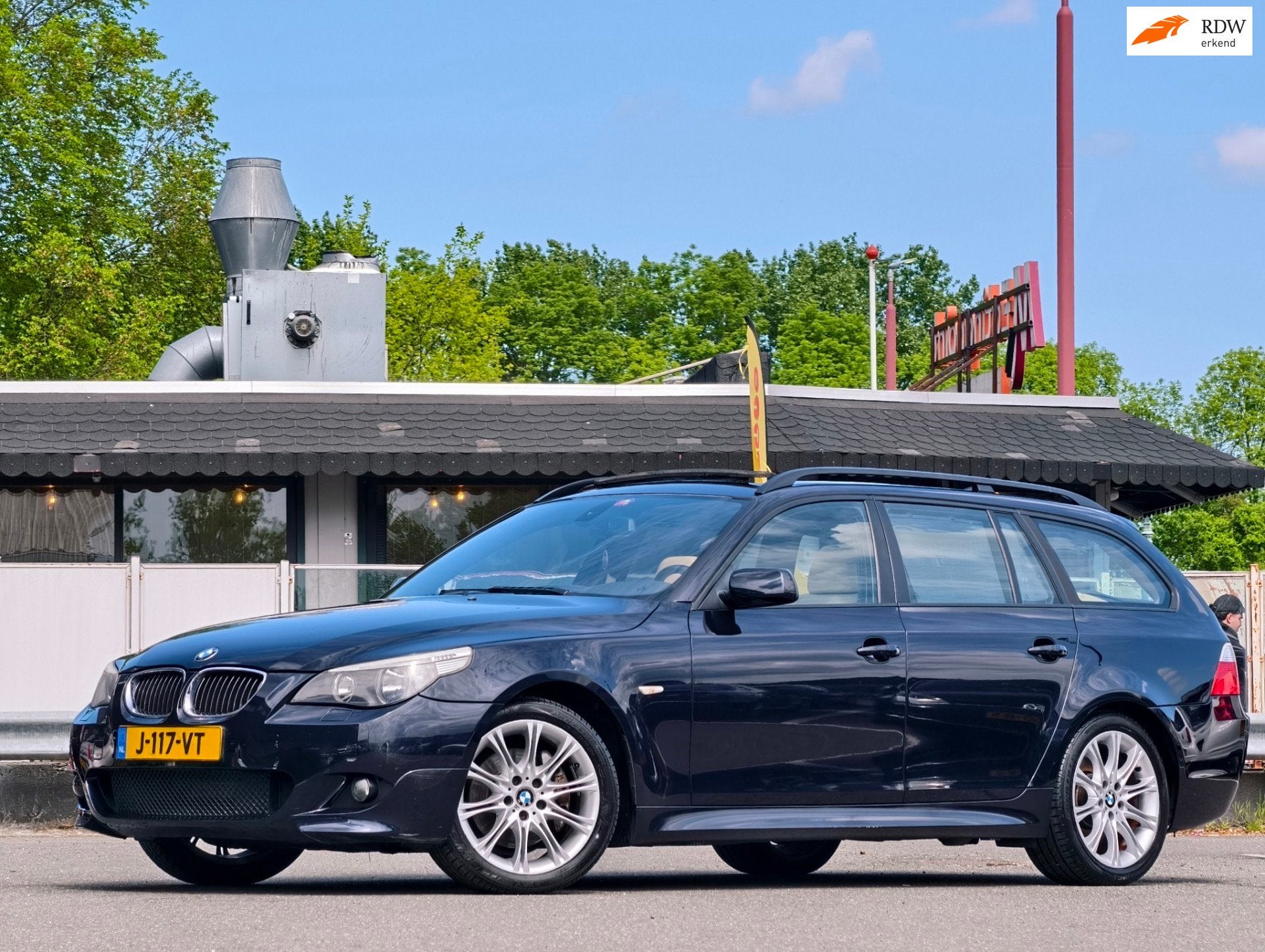 BMW 5-serie Touring 525xi / M-PAKKET / PANO / LEER / OHB / S, Auto's, 1660 kg, Beige, 2497 cc, Zwart